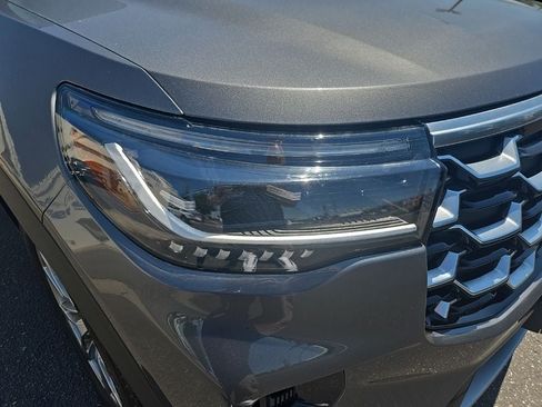 Used 2026 Ford Explorer Platinum AWD/4WD image 31