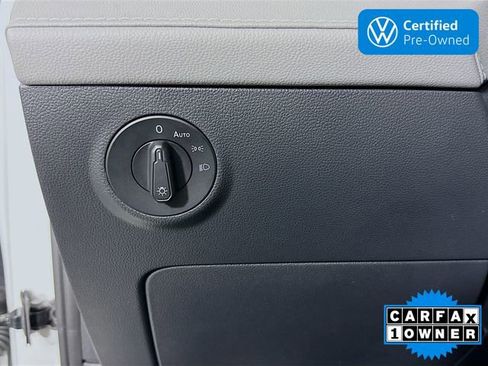 Certified 2023 Volkswagen Taos SEL AWD/4WD image 10
