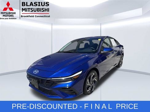 Used 2024 Hyundai Elantra SEL w/ Convenience Package FWD image 4