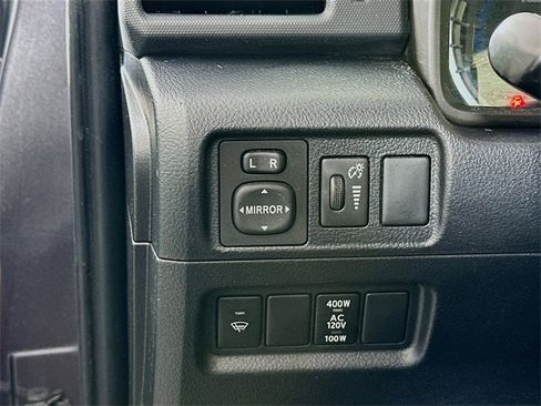 Used 2017 Toyota 4Runner SR5 Premium image 10