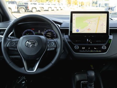 Used 2026 Toyota Corolla SE w/ SE Package FWD image 25