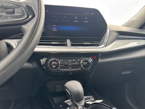 Used 2025 Kia K4 FWD image 17