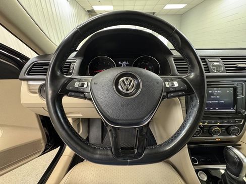 Used 2017 Volkswagen Passat 1.8T SE image 29