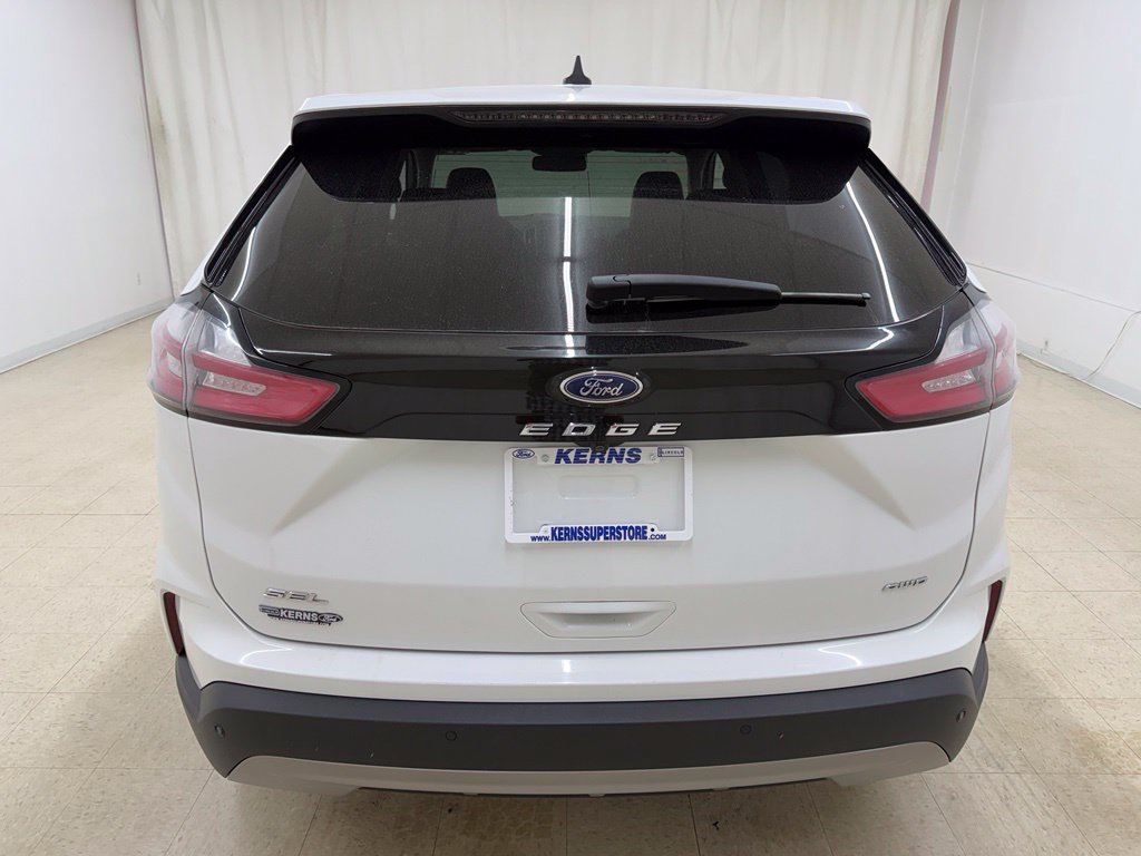 Used 2023 Ford Edge SEL AWD/4WD image 4