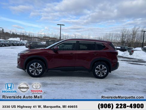 Used 2023 Nissan Rogue SV w/ SV Premium B Package image 4