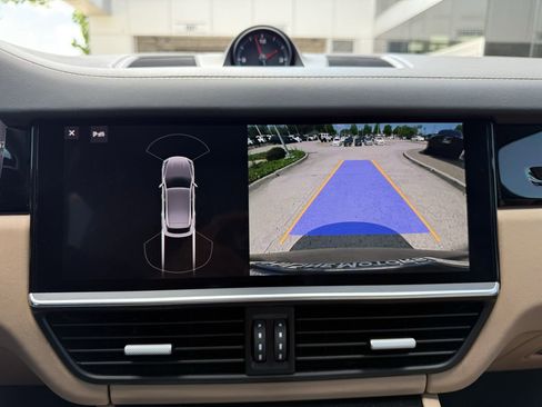 Used 2019 Porsche Cayenne image 22