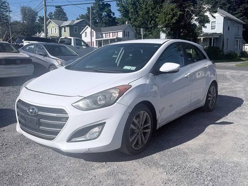 Used 2016 Hyundai Elantra GT w/ Option Group 02 FWD image 1