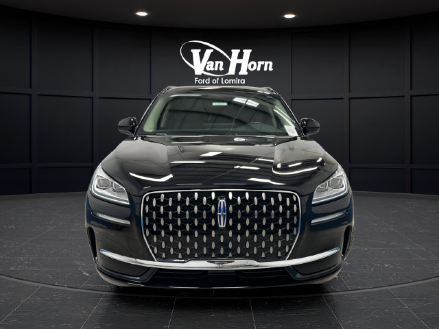 Used 2025 Lincoln Corsair Grand Touring AWD/4WD image 2
