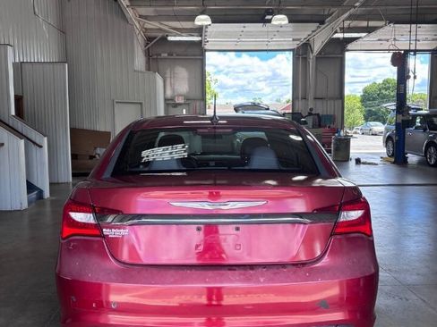 Used 2013 Chrysler 200 LX FWD image 9