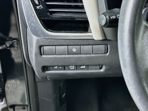 Used 2023 Nissan Rogue SL w/ SL Premium Package FWD image 17