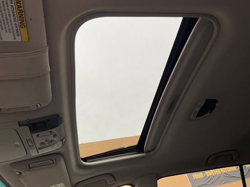 Used 2010 Subaru Outback 2.5i Limited image 32