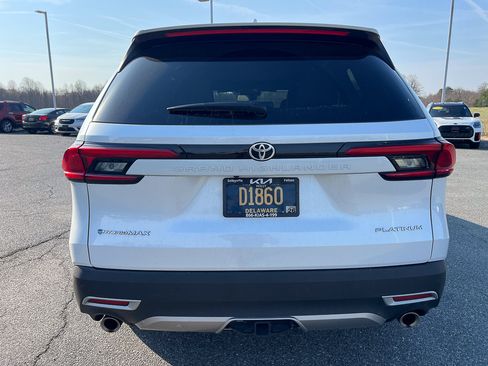 Used 2024 Toyota Grand Highlander AWD Hybrid image 4