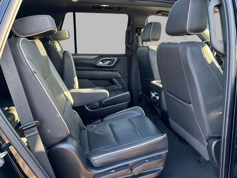 Used 2022 GMC Yukon SLT w/ SLT Premium Package AWD/4WD image 10