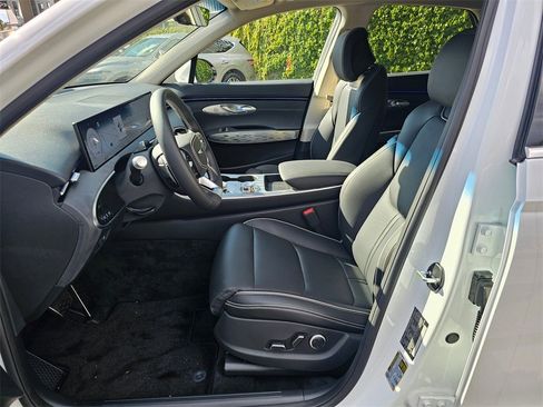 New 2026 Genesis Electrified GV70 image 21