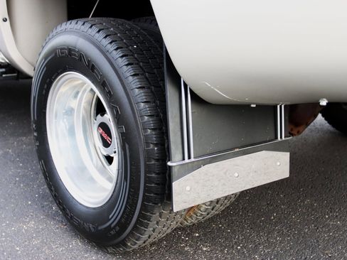 Used 2004 GMC Sierra 3500 SLT w/ Heavy-Duty Power Package image 46