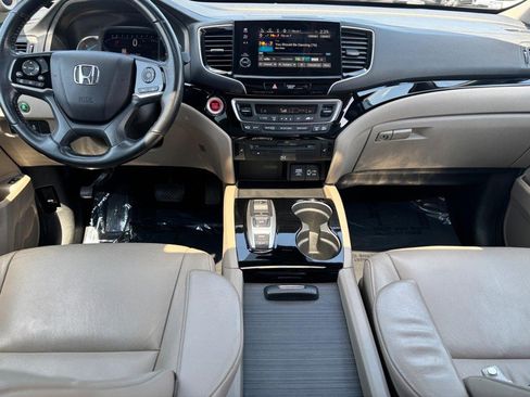 Used 2021 Honda Pilot Touring image 12
