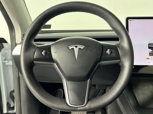 Used 2023 Tesla Model Y Long Range AWD/4WD image 23