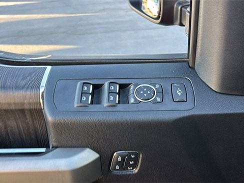 Used 2020 Ford F250 Lariat w/ Lariat Ultimate Package image 12