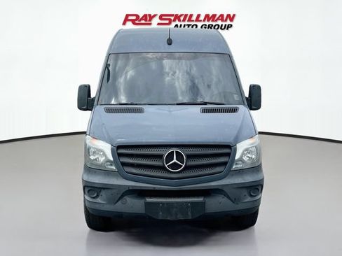 Used 2018 Mercedes-Benz Sprinter 2500 image 2