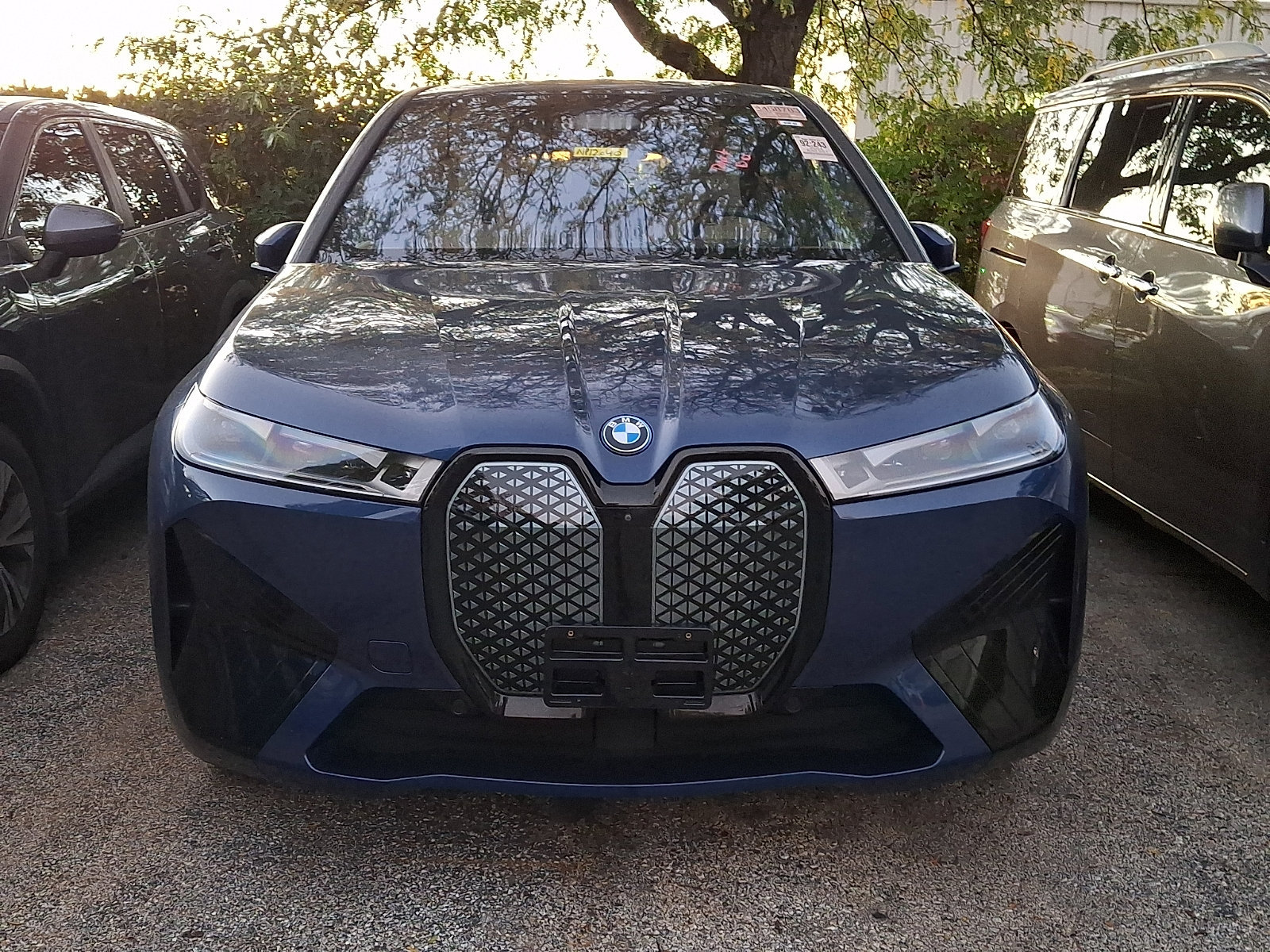 Used 2024 BMW iX xDrive50 w/ Premium Package AWD/4WD image 2
