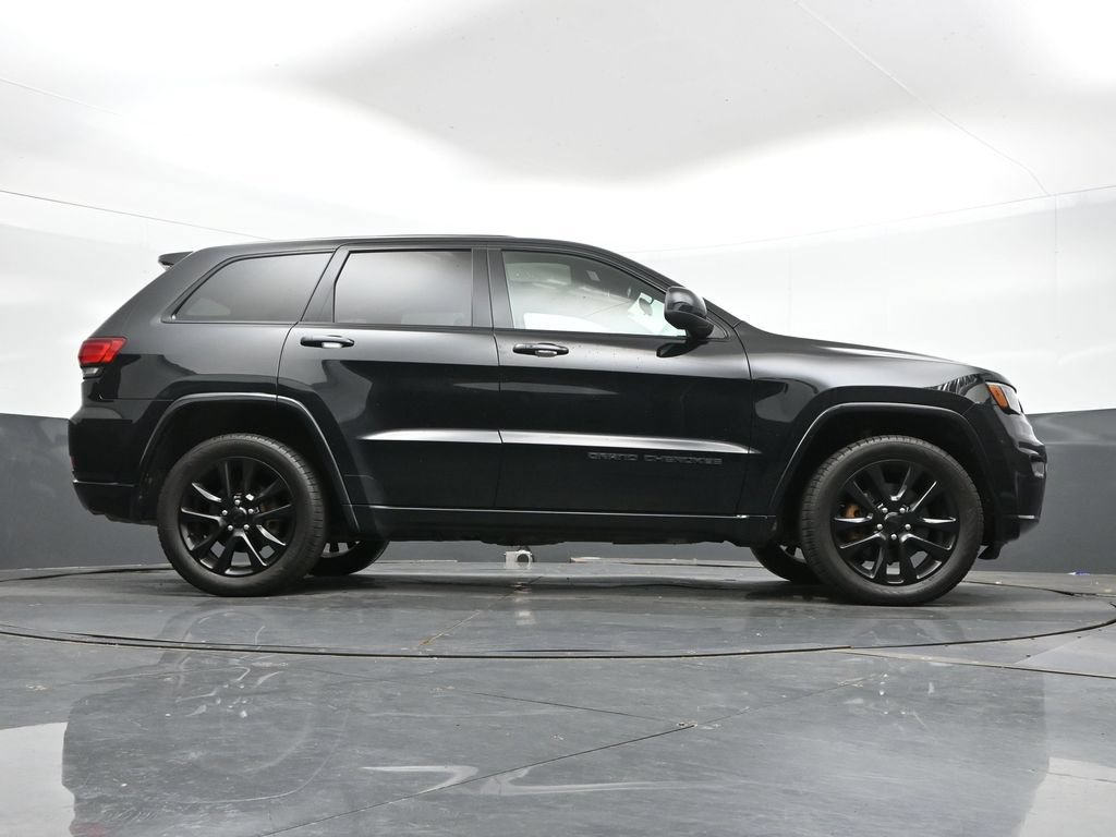 Used 2021 Jeep Grand Cherokee Laredo X AWD/4WD image 45
