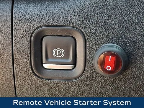 Used 2022 Chevrolet Silverado 1500 LT AWD/4WD image 11