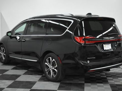 Used 2022 Chrysler Pacifica Pinnacle image 6
