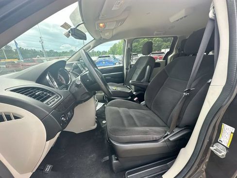 Used 2018 Dodge Grand Caravan SE w/ UConnect Hands-Free Group FWD image 20