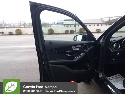 Used 2022 Mercedes-Benz GLC 300 4MATIC image 10