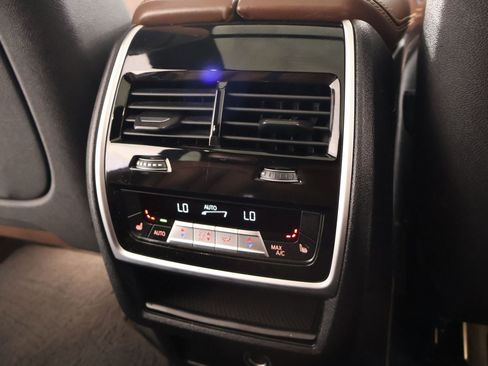 Used 2019 BMW X5 xDrive50i w/ M Sport Package image 16