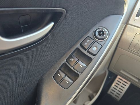 Used 2013 Hyundai Elantra GT w/ Touch & Go Pkg FWD image 24