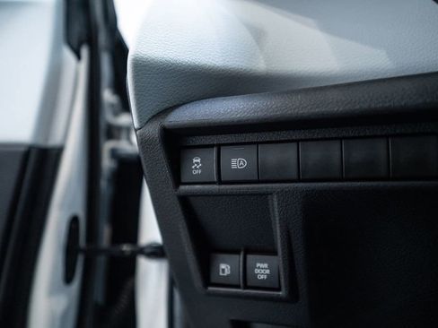Used 2025 Toyota Sienna LE AWD/4WD image 22