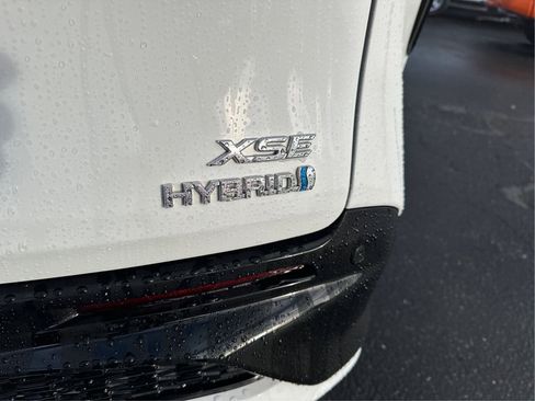 Used 2021 Toyota Sienna XLE image 24