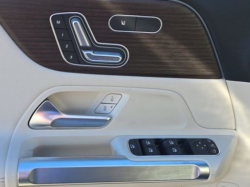 New 2026 Mercedes-Benz GLB 250 4MATIC image 12