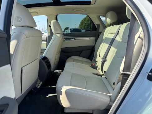 Used 2022 Cadillac XT5 Premium Luxury FWD image 16