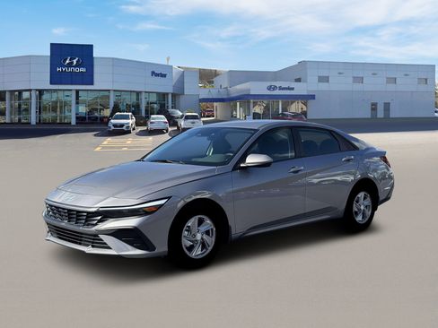 Certified 2026 Hyundai Elantra SE FWD image 2