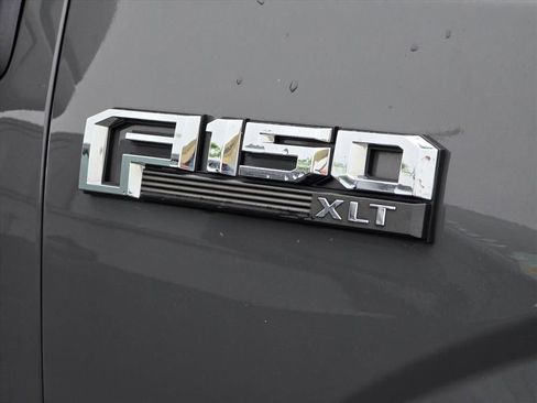 Used 2018 Ford F150 XLT w/ Equipment Group 302A Luxury AWD/4WD image 16