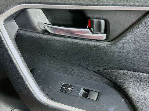 Used 2019 Toyota RAV4 XLE image 29