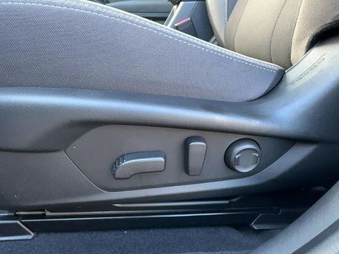 Certified 2025 Subaru Crosstrek 2.0i Premium image 23