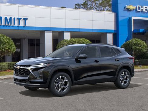 New 2026 Chevrolet Trax LT w/ Driver Confidence Package image 2