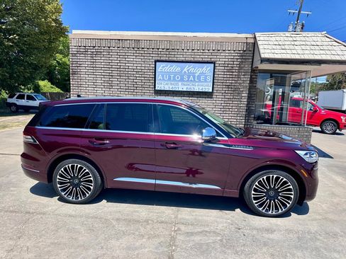 Used 2021 Lincoln Aviator Black Label AWD/4WD image 2