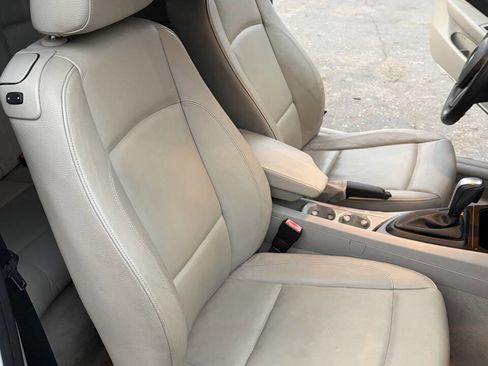 Used 2011 BMW 128i Convertible image 8