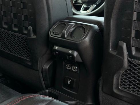 Used 2023 Jeep Gladiator Rubicon w/ Dual Top Group AWD/4WD image 19