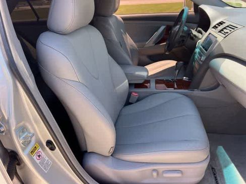 Used 2009 Toyota Camry XLE FWD image 12