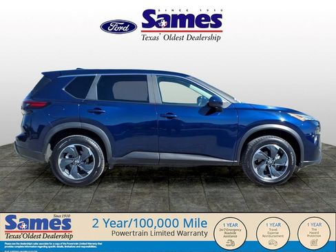 Used 2025 Nissan Rogue SV FWD image 2
