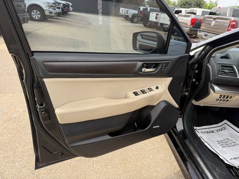 Used 2017 Subaru Legacy 2.5i Limited AWD/4WD image 9
