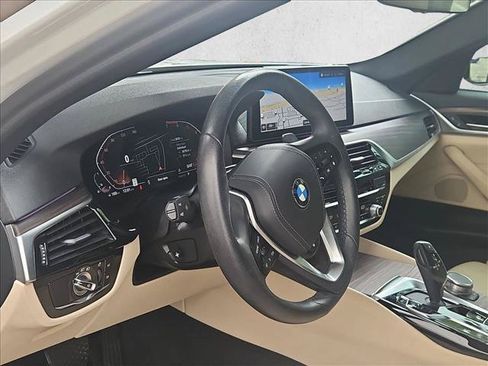 Used 2023 BMW 530i w/ Convenience Package RWD image 9