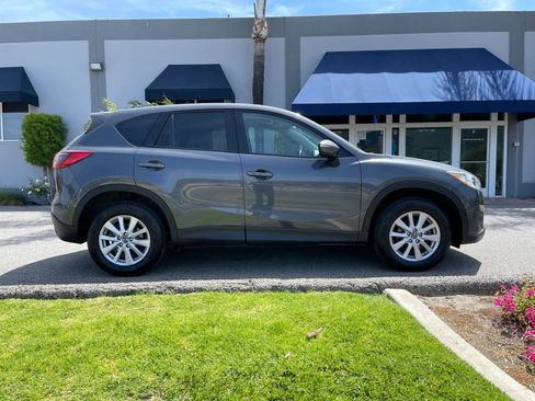 Used 2016 MAZDA CX-5 Touring w/ Bose/Moonroof Package FWD image 4