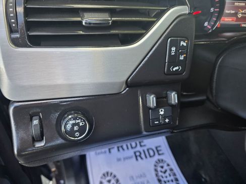 Used 2015 GMC Yukon SLT w/ HD Trailering Package image 30