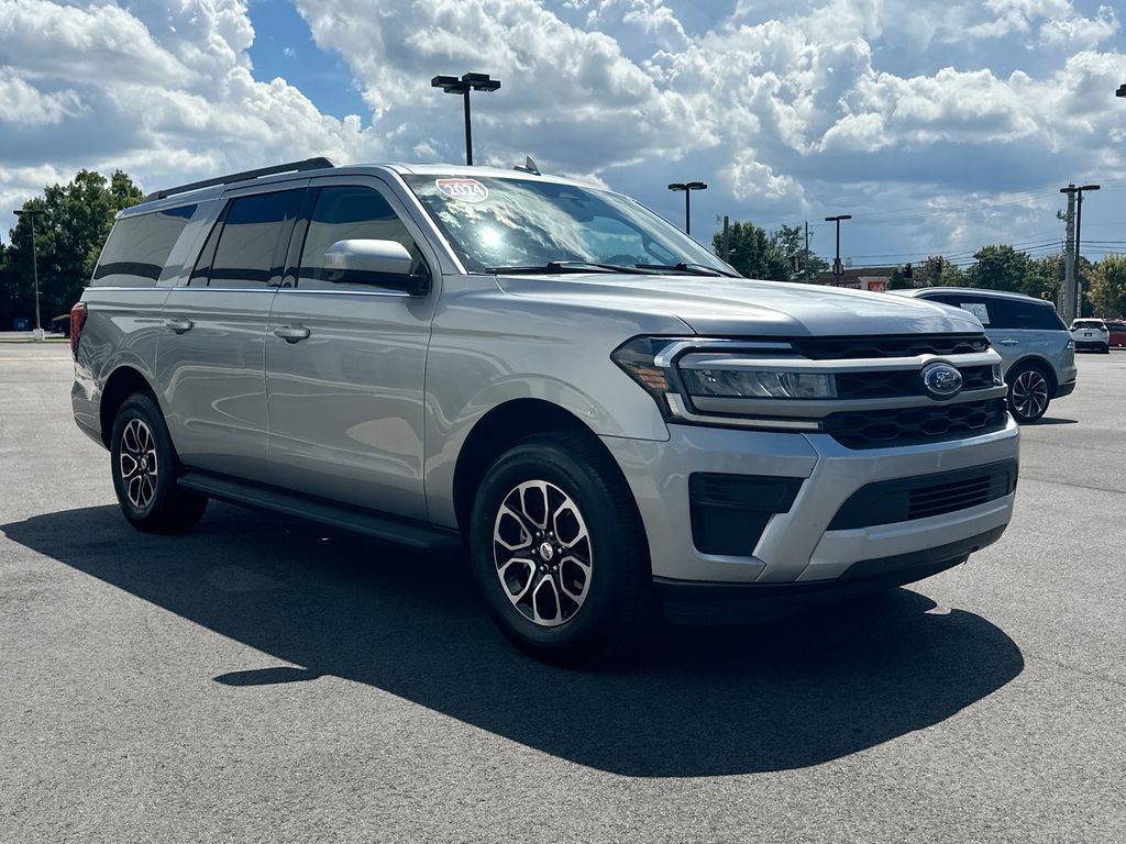 Used 2024 Ford Expedition Max XLT RWD image 2